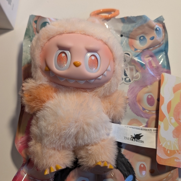 Labubu The Monster Happiness Big Into Energy Open Blind Box - Picture 8 of 8